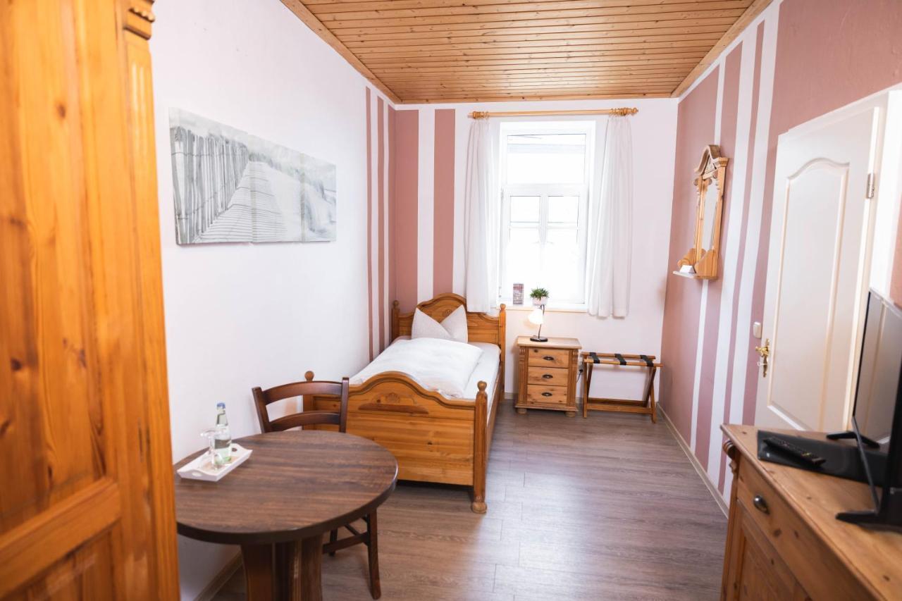 Pension Friedrichshof Бад-Клостерлаусниц Экстерьер фото